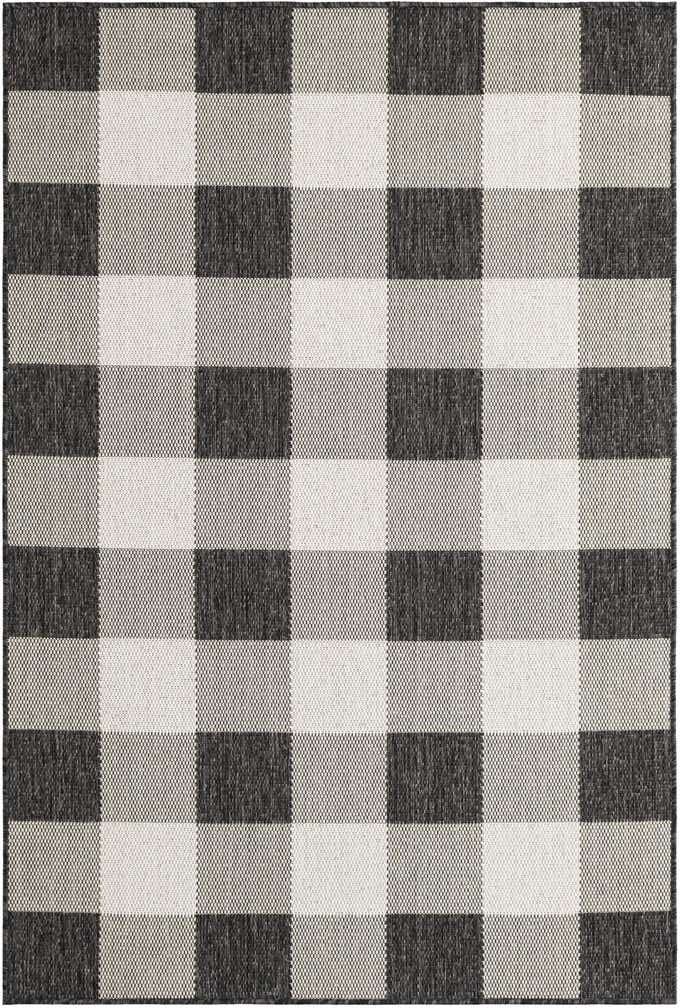 4' x 6' Easy-Clean Checkered Indoor / Outdoor Rug