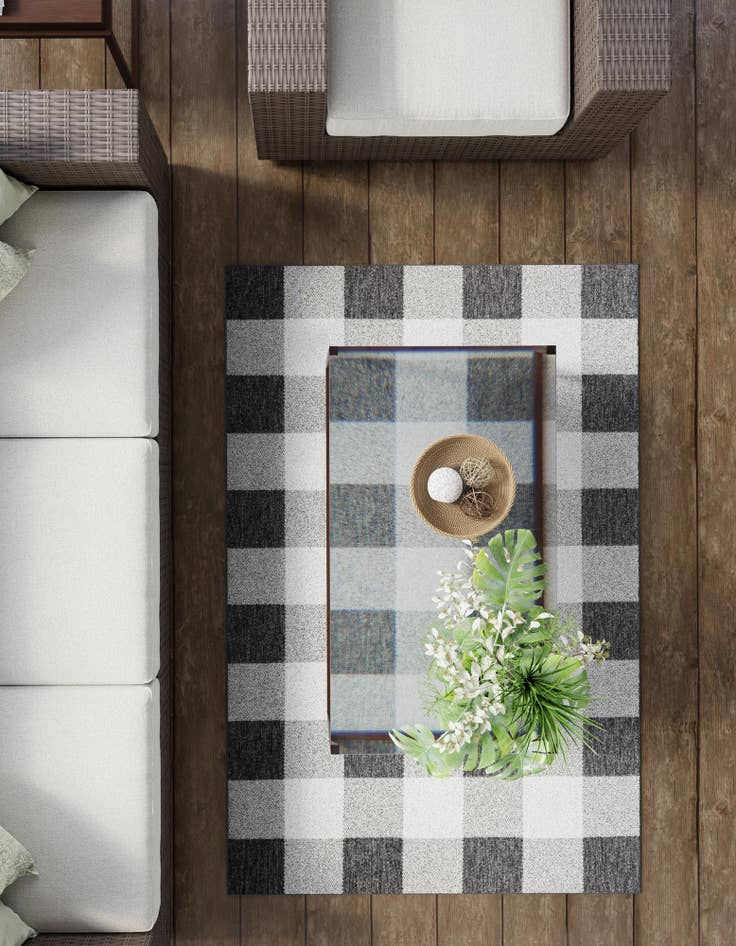 Detail image of 5' 3 x 7'  Washable Checkered Indoor / Outdoor Rug