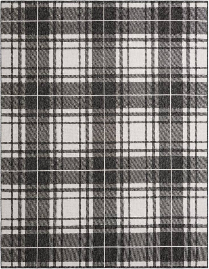 Detail image of 7' 10 x 10' Easy-Clean Checkered Indoor / Outdoor Rug