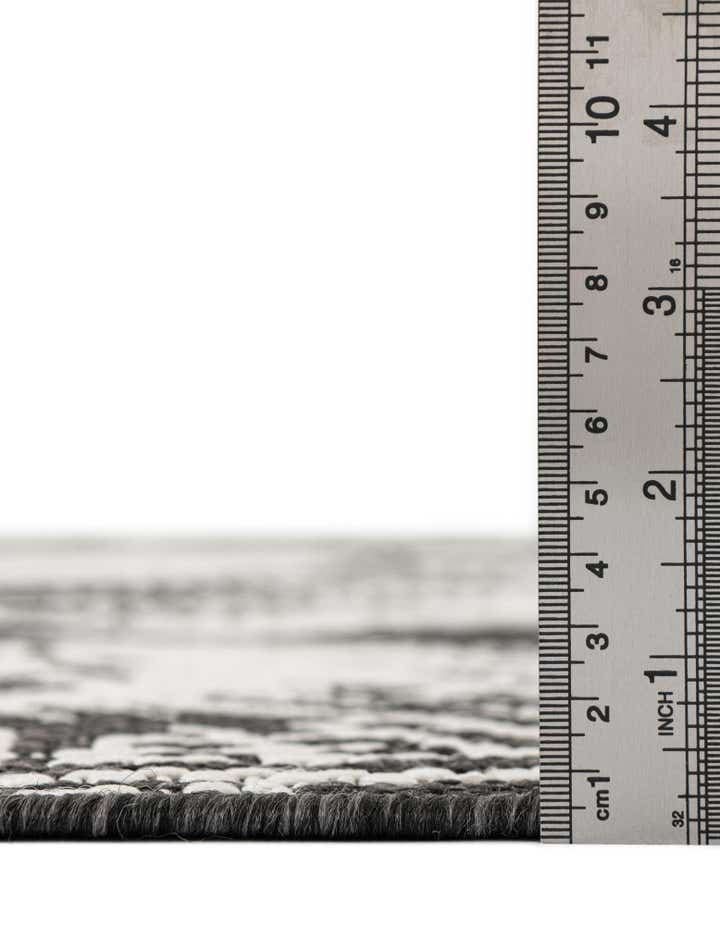 5' 3 x 8' Easy-Clean Coastal Indoor / Outdoor Rug