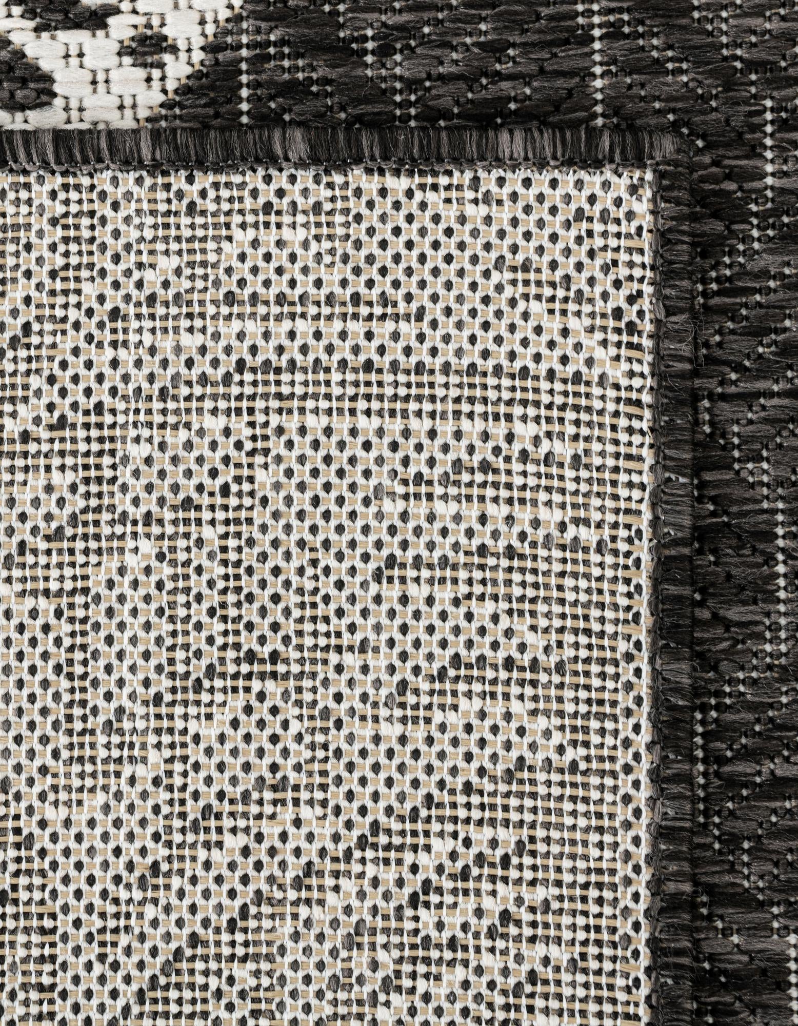 7' 10 x 10' Easy-Clean Coastal Indoor / Outdoor Rug