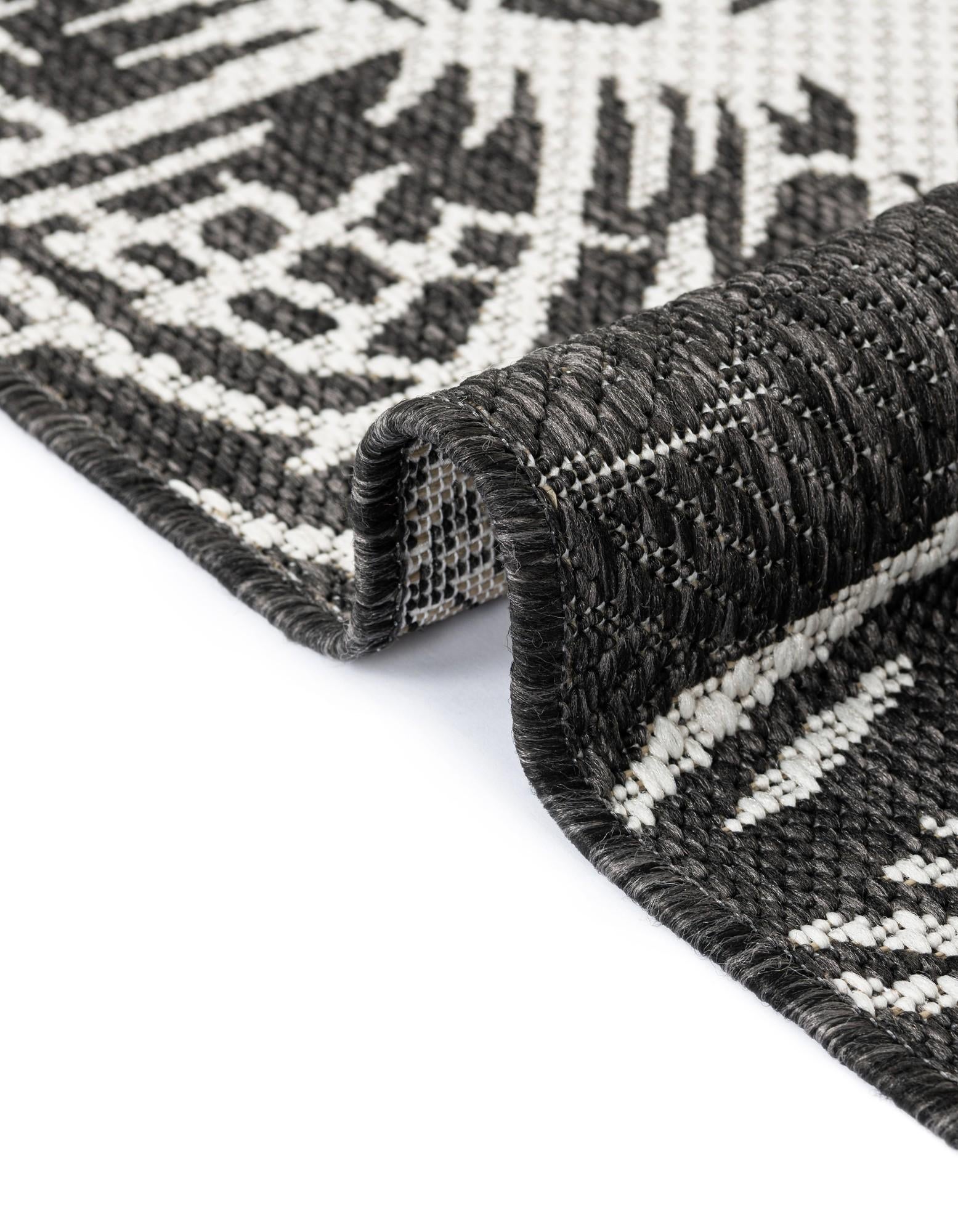 2' x 3' Easy-Clean Coastal Indoor / Outdoor Rug