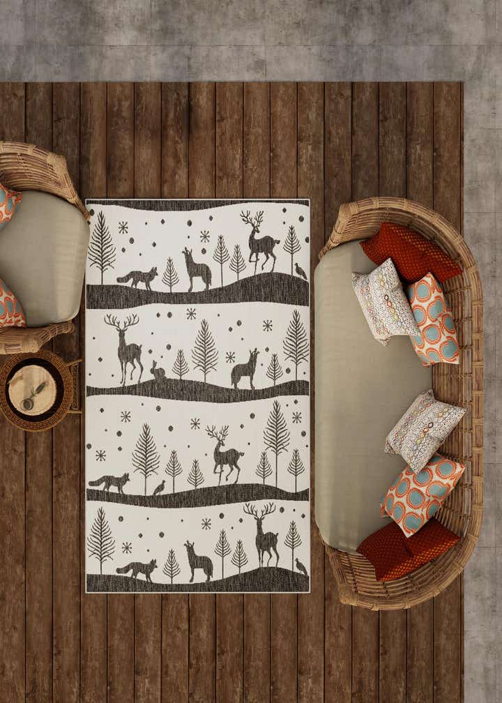 5' 3 x 8' Easy-Clean Holiday Indoor / Outdoor Rug