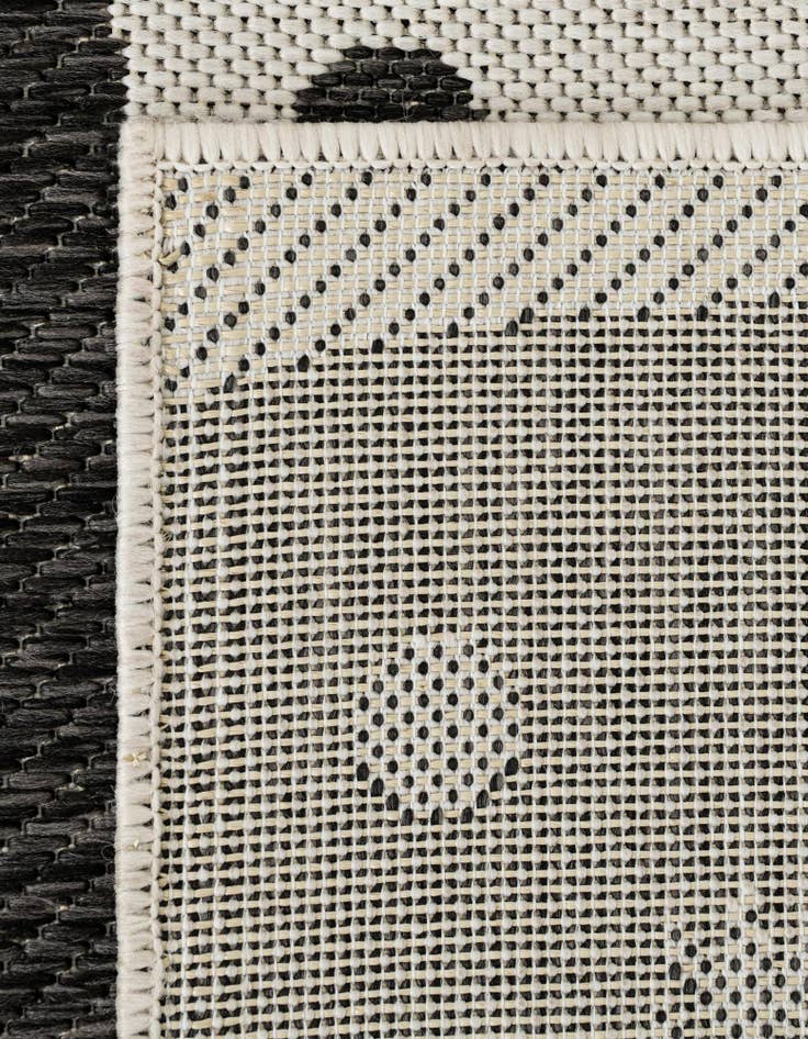 Detail image of 5' 3 x 8' Easy-Clean Holiday Indoor / Outdoor Rug