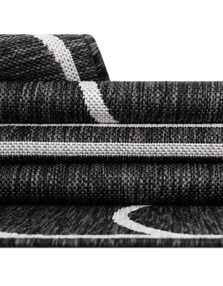 Detail image of 7' x 10' Easy-Clean Modern Indoor / Outdoor Rug