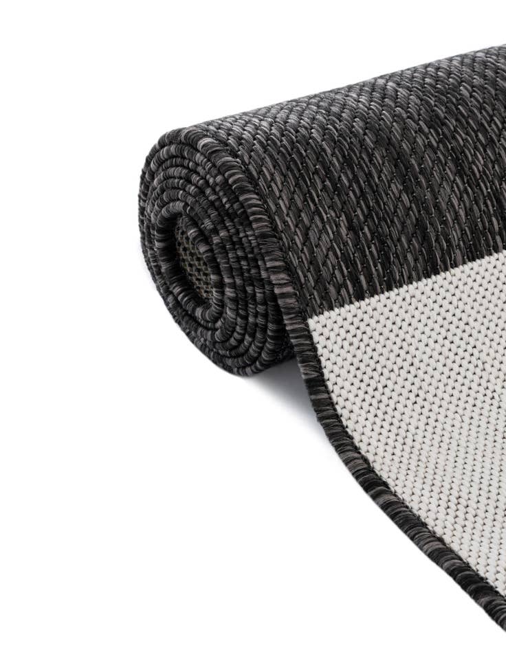 Detail image of 7' x 10'  Washable Modern Indoor / Outdoor Rug