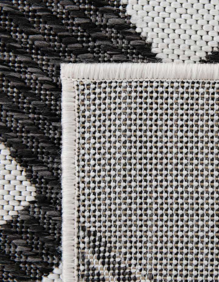 5' 3 x 8' Easy-Clean Modern Indoor / Outdoor Rug