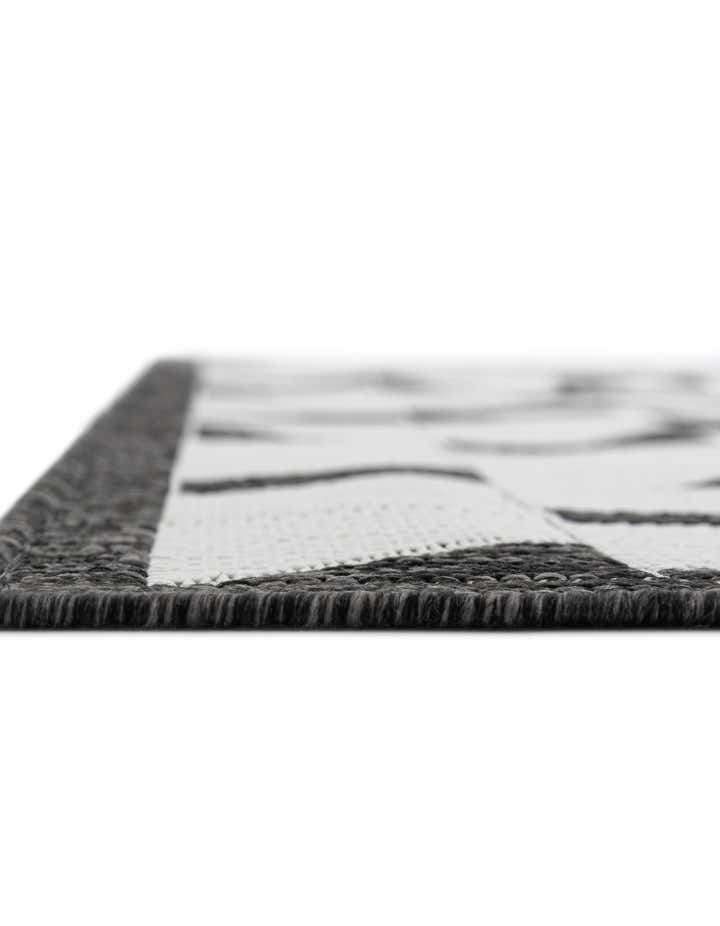 2' x 3' Easy-Clean Modern Indoor / Outdoor Rug