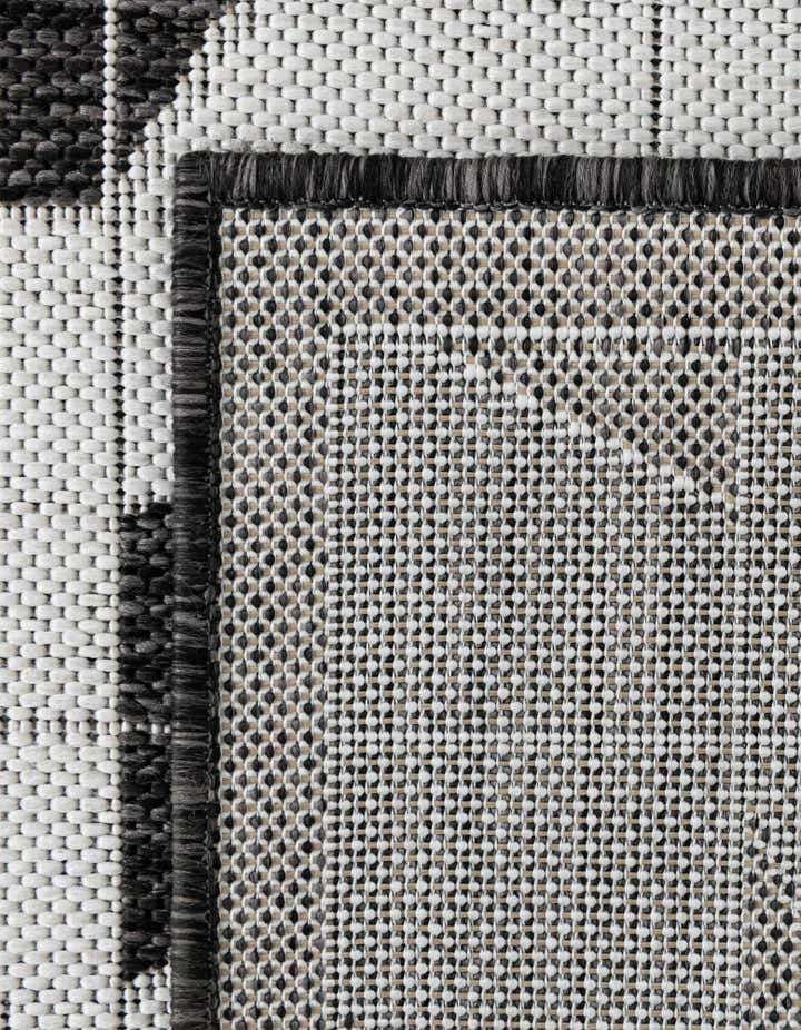 2' x 3' Easy-Clean Modern Indoor / Outdoor Rug