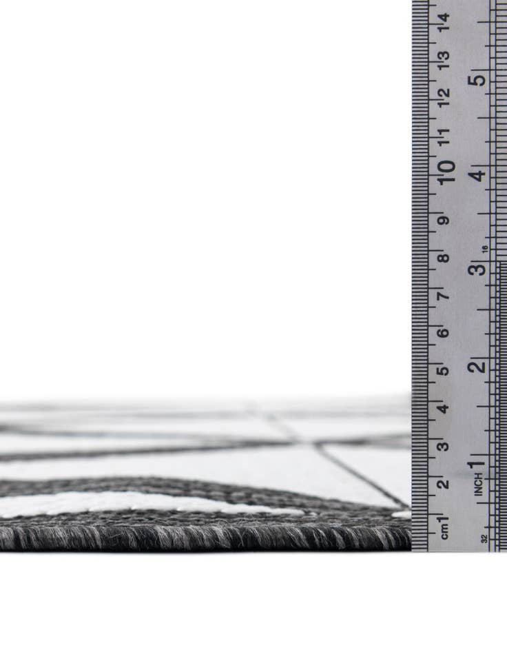 Detail image of 9' x 12' Easy-Clean Modern Indoor / Outdoor Rug