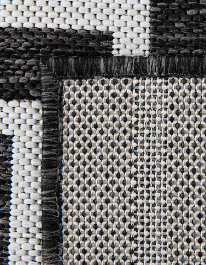 7' x 10' Easy-Clean Modern Indoor / Outdoor Rug