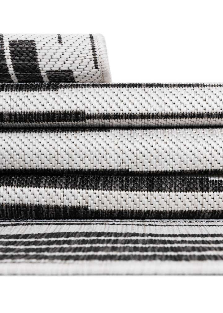 6' x 9' Easy-Clean Modern Indoor / Outdoor Rug