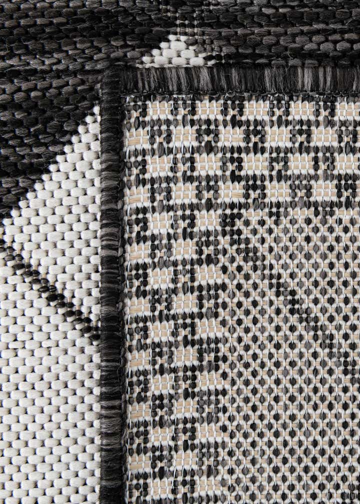 5' 3 x 8' Easy-Clean Modern Indoor / Outdoor Rug