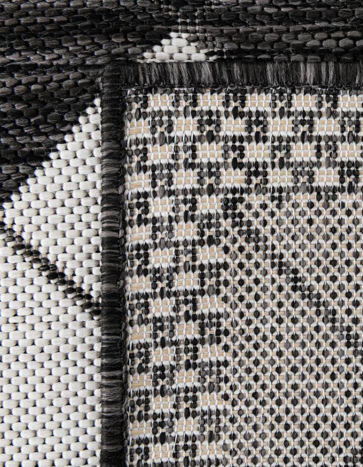 Detail image of 4' x 6' Easy-Clean Modern Indoor / Outdoor Rug
