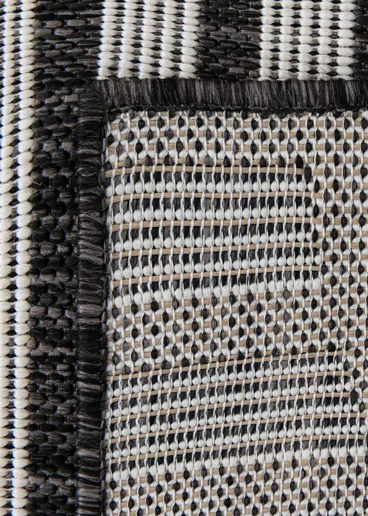 4' x 6' Easy-Clean Modern Indoor / Outdoor Rug
