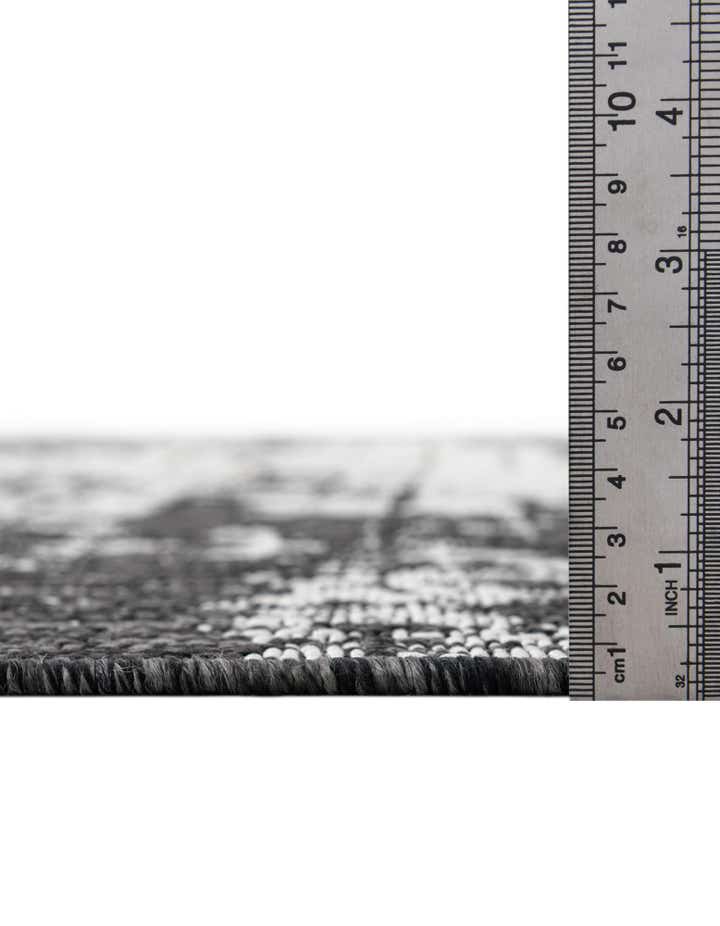 7' x 10' Easy-Clean Modern Indoor / Outdoor Rug
