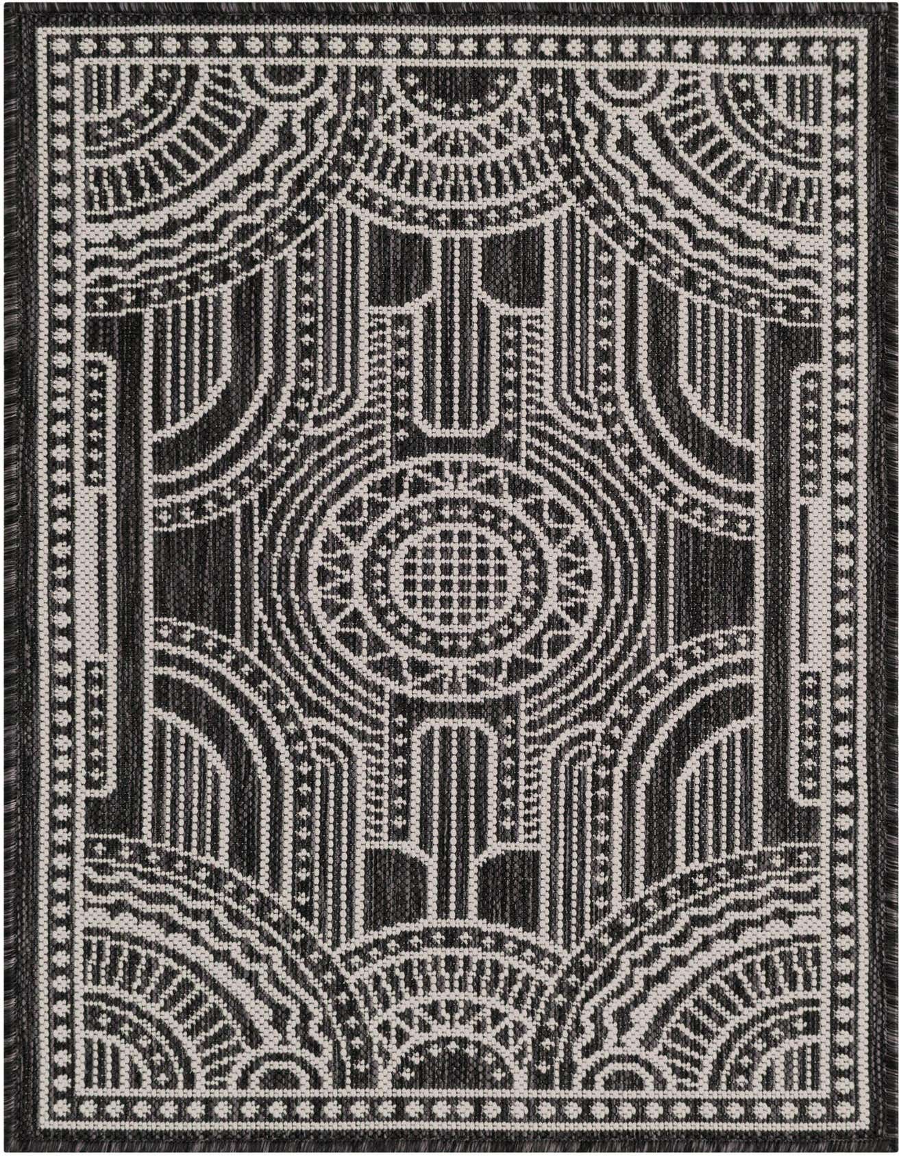 2' x 3' Easy-Clean Traditional Indoor / Outdoor Rug