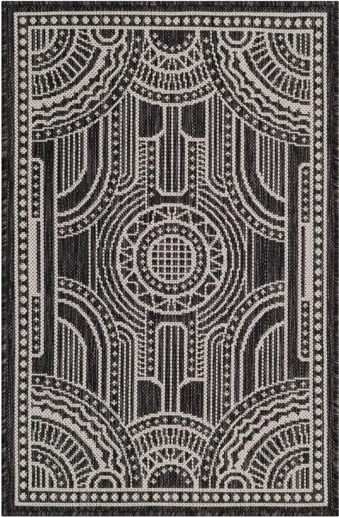 2' x 3' Easy-Clean Traditional Indoor / Outdoor Rug