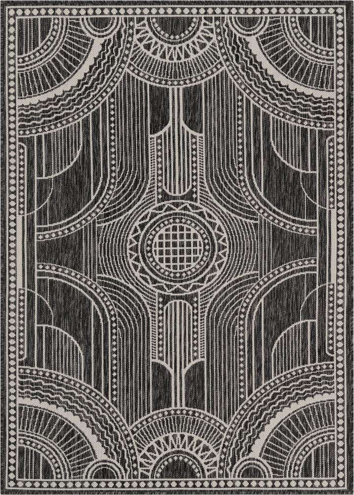 4' 1 x 6' 1 Easy-Clean Traditional Indoor / Outdoor Rug