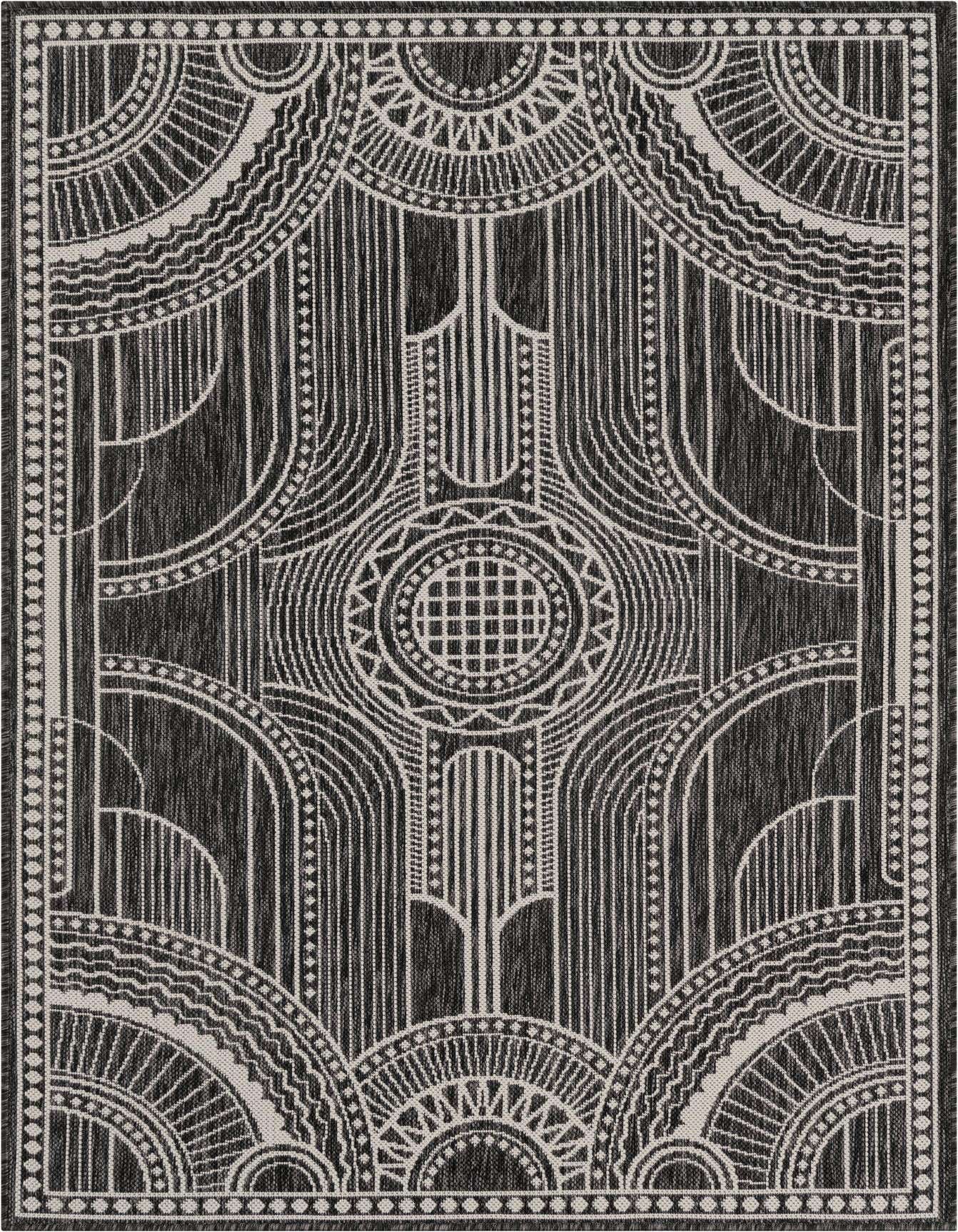 4' 1 x 6' 1 Easy-Clean Traditional Indoor / Outdoor Rug