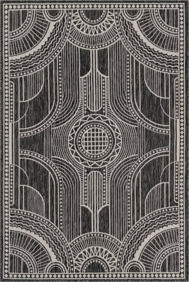 Detail image of 4' 1 x 6' 1 Easy-Clean Traditional Indoor / Outdoor Rug