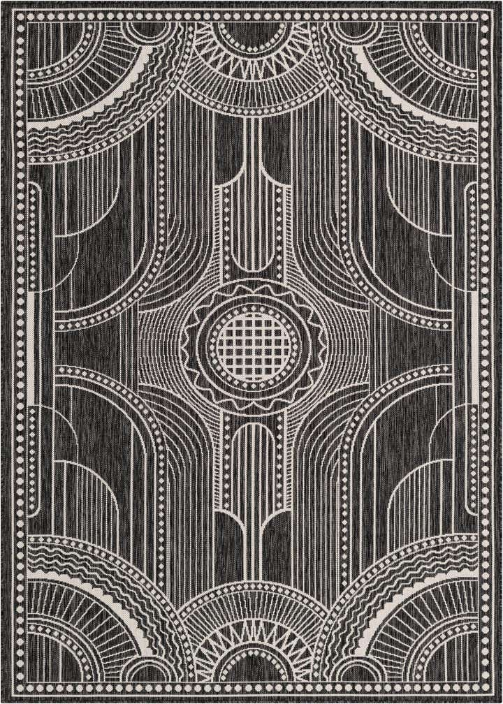 5' 3 x 8' Easy-Clean Traditional Indoor / Outdoor Rug
