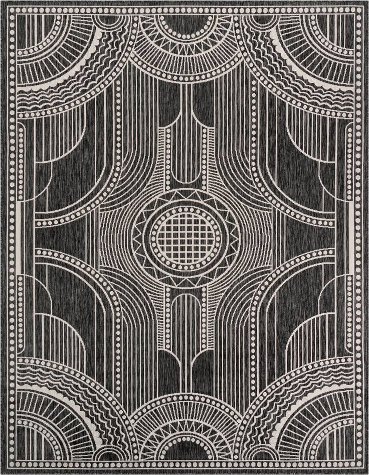 Detail image of 7' 1 x 10' Easy-Clean Traditional Indoor / Outdoor Rug