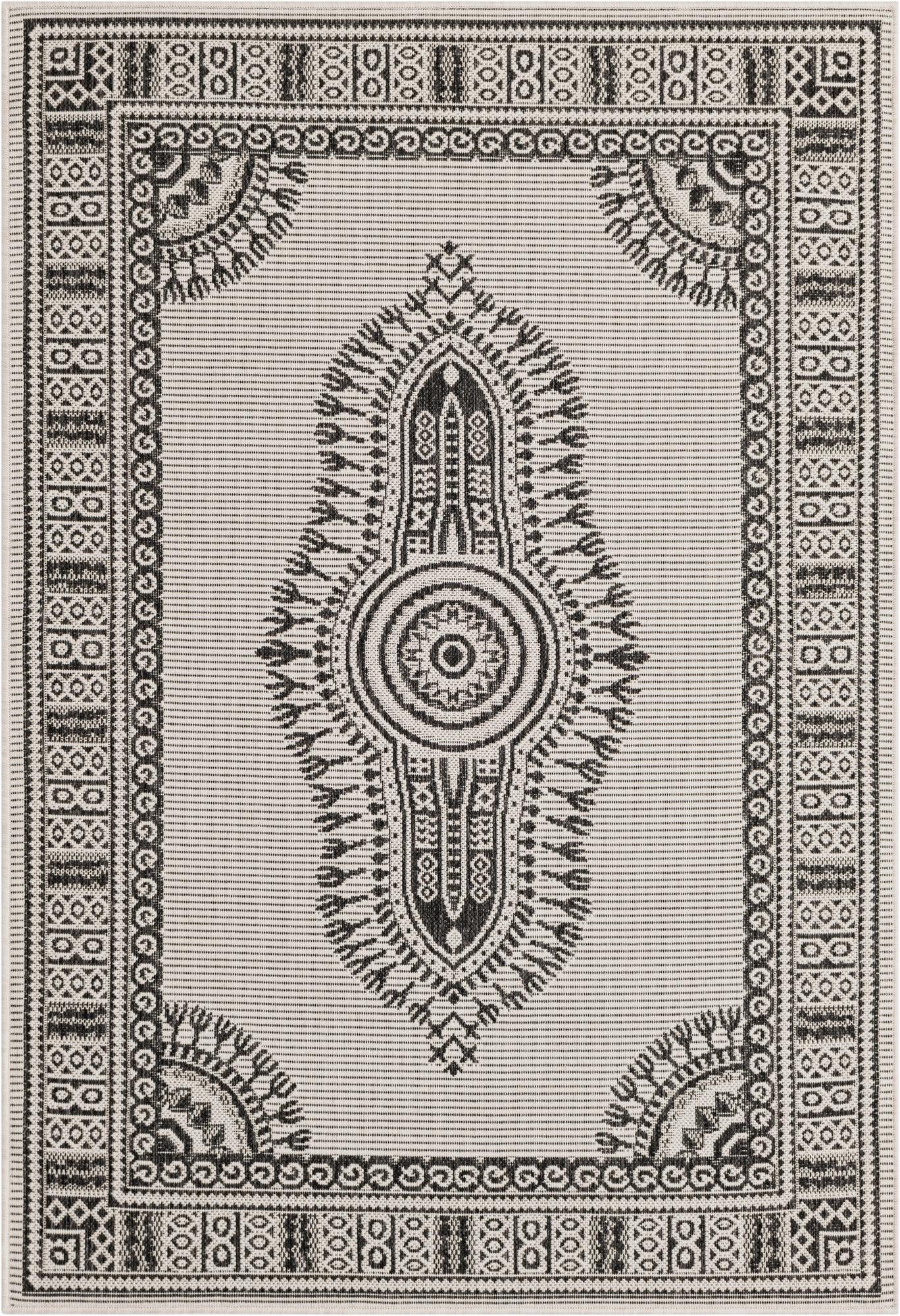 4' x 6' Easy-Clean Traditional Indoor / Outdoor Rug