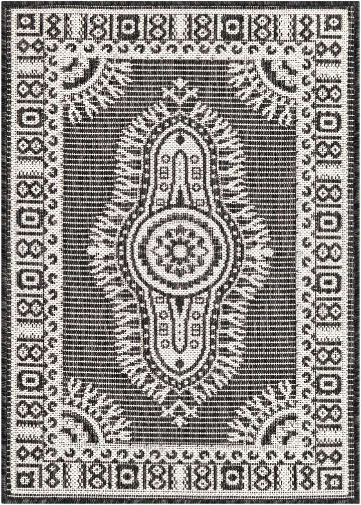 2' x 3' Easy-Clean Traditional Indoor / Outdoor Rug