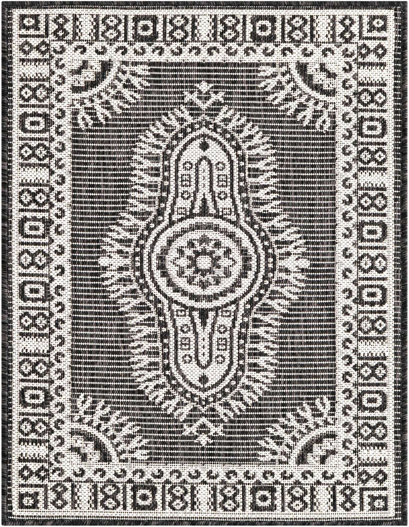 2' x 3' Easy-Clean Traditional Indoor / Outdoor Rug