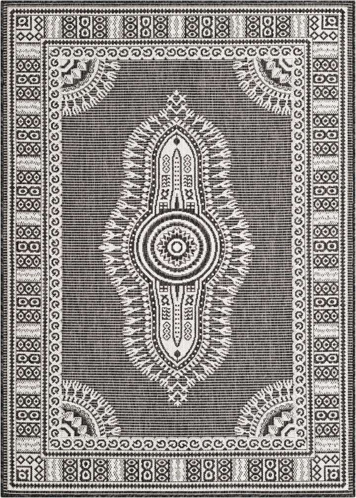 4' x 6' Easy-Clean Traditional Indoor / Outdoor Rug