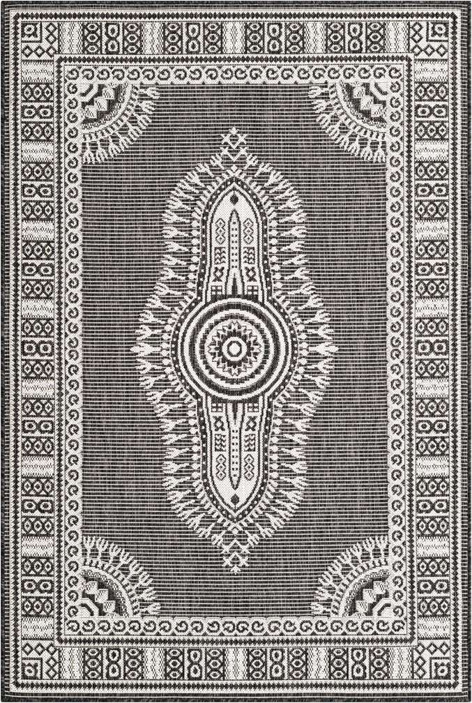 4' x 6' Easy-Clean Traditional Indoor / Outdoor Rug