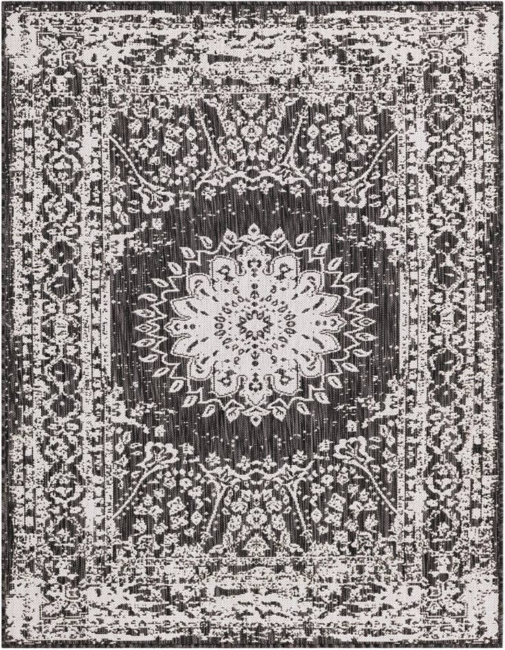 Detail image of 4' x 6' Easy-Clean Traditional Indoor / Outdoor Rug