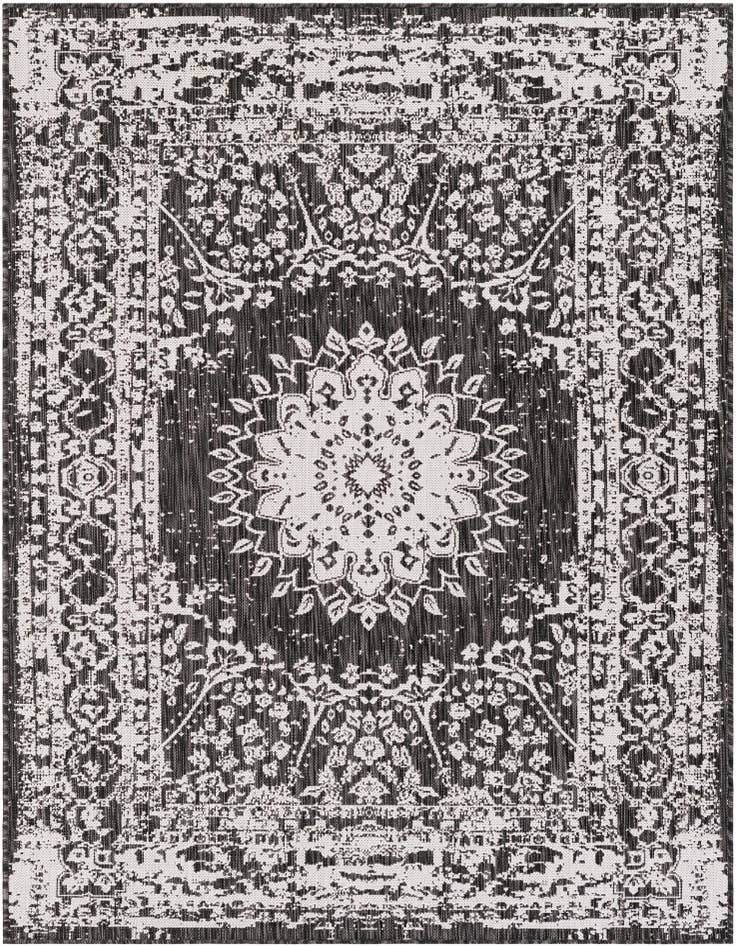 Detail image of 5' 3 x 7' Easy-Clean Traditional Indoor / Outdoor Rug