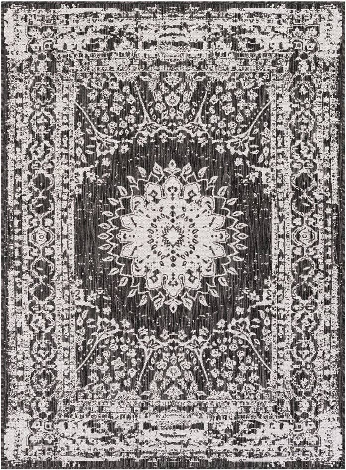 Detail image of 5' 3 x 7' Easy-Clean Traditional Indoor / Outdoor Rug