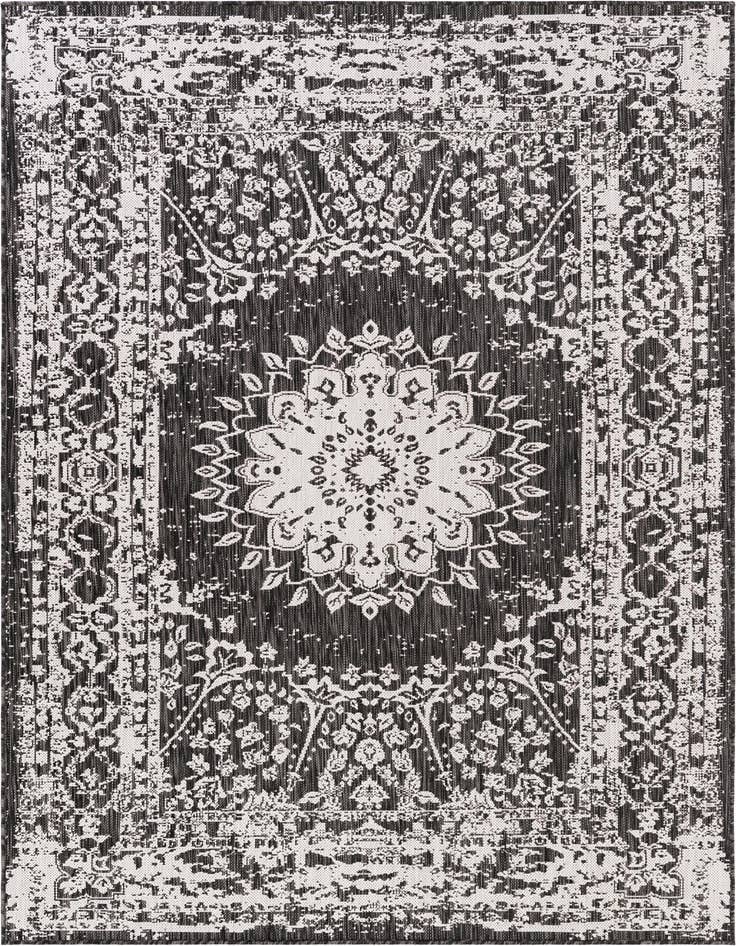 Detail image of 5' 3 x 8' Easy-Clean Traditional Indoor / Outdoor Rug