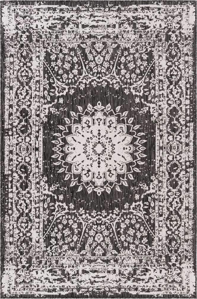 5' 3 x 8' Easy-Clean Traditional Indoor / Outdoor Rug