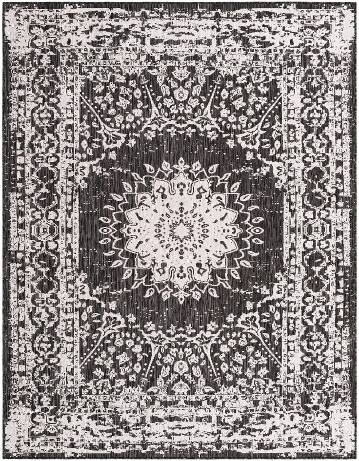 Detail image of 6' x 9' Easy-Clean Traditional Indoor / Outdoor Rug