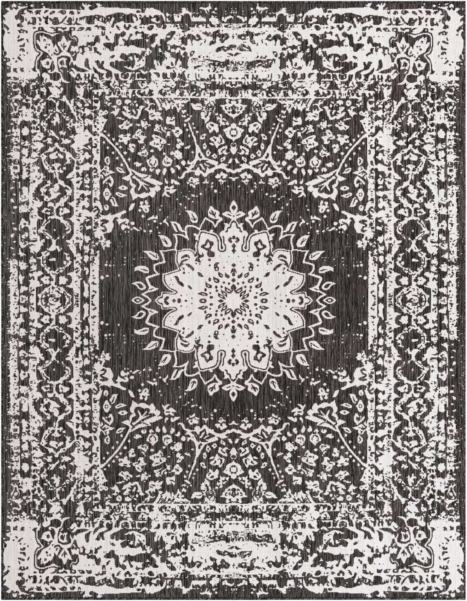 7' 10 x 10' Easy-Clean Traditional Indoor / Outdoor Rug