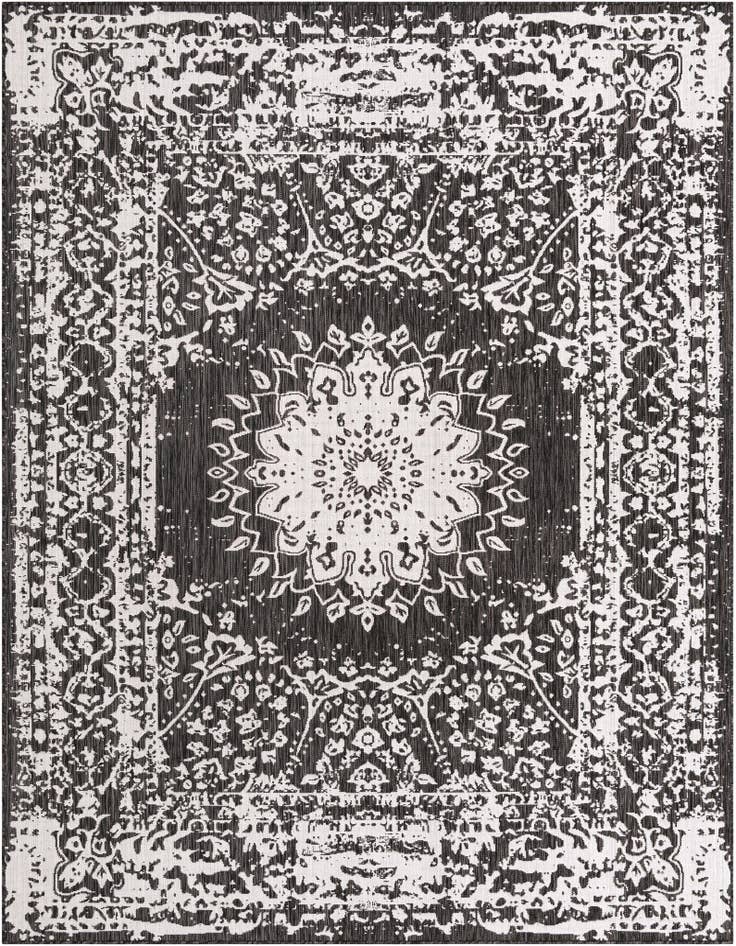 Detail image of 7' 10 x 10' Easy-Clean Traditional Indoor / Outdoor Rug