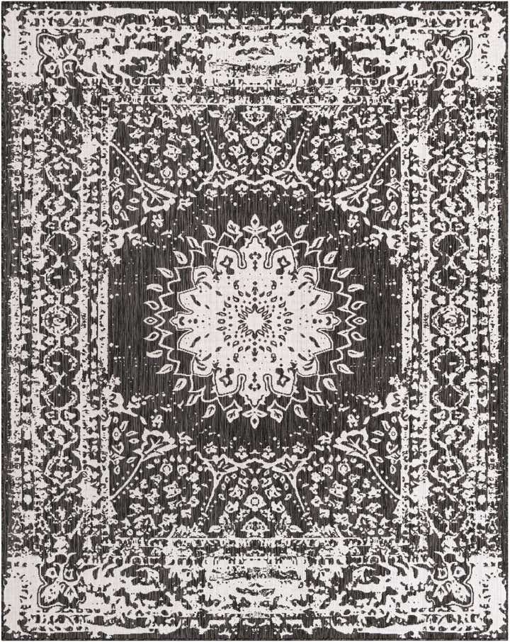 7' 10 x 10' Easy-Clean Traditional Indoor / Outdoor Rug