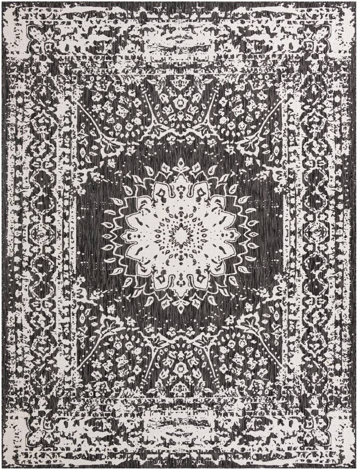 Detail image of 9' x 12' Easy-Clean Traditional Indoor / Outdoor Rug