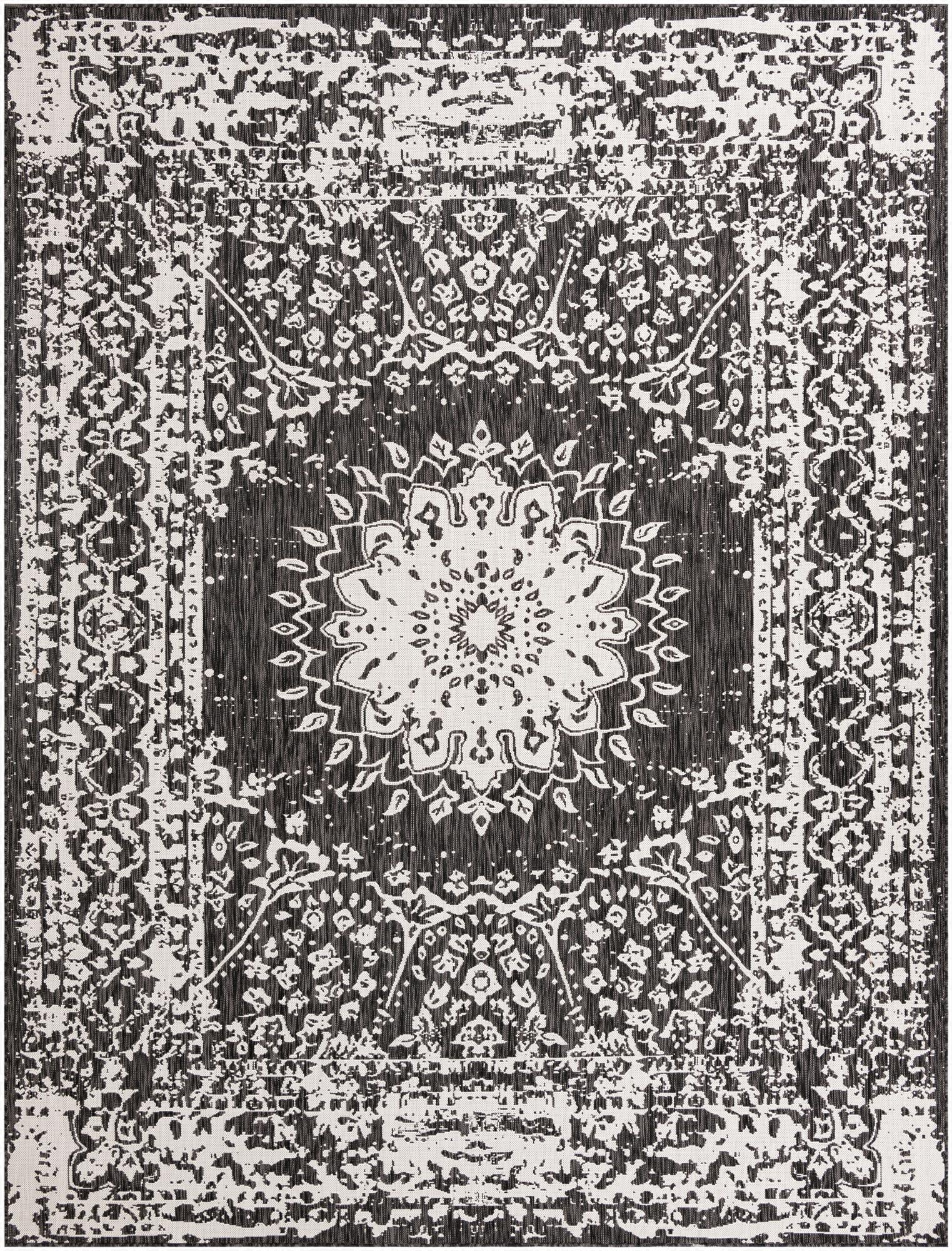 9' x 12'  Washable Traditional Indoor / Outdoor Rug