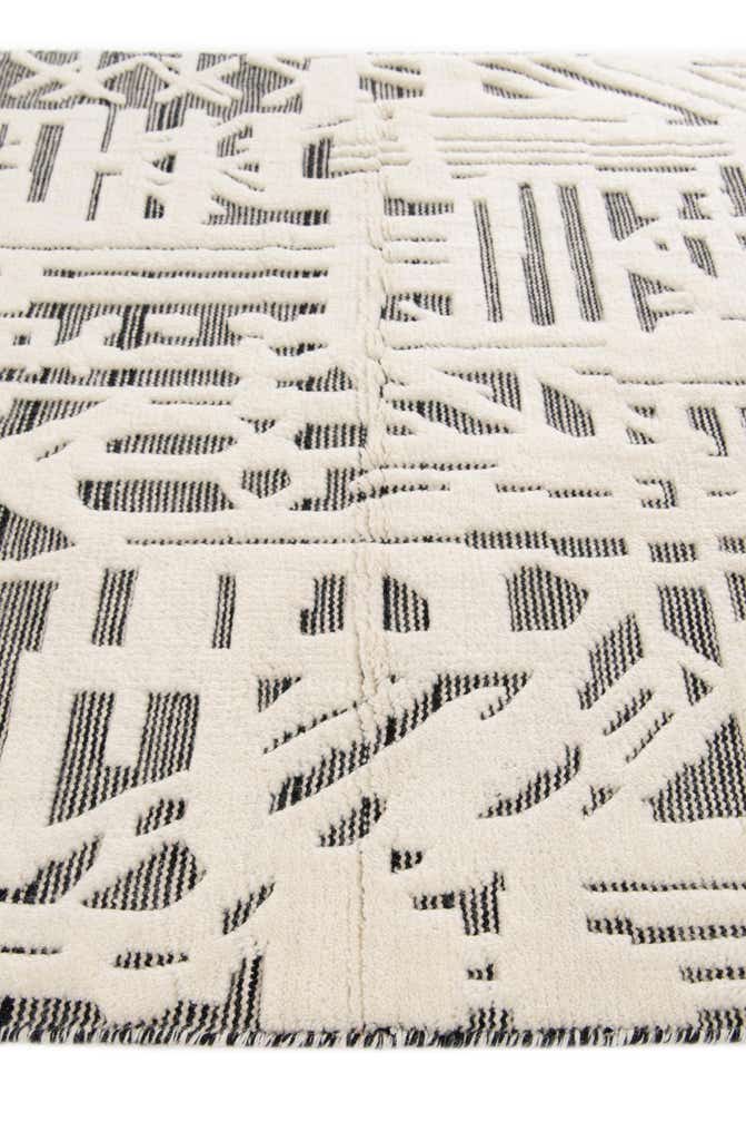 5' x 8' Hand Woven Prismatic Rug