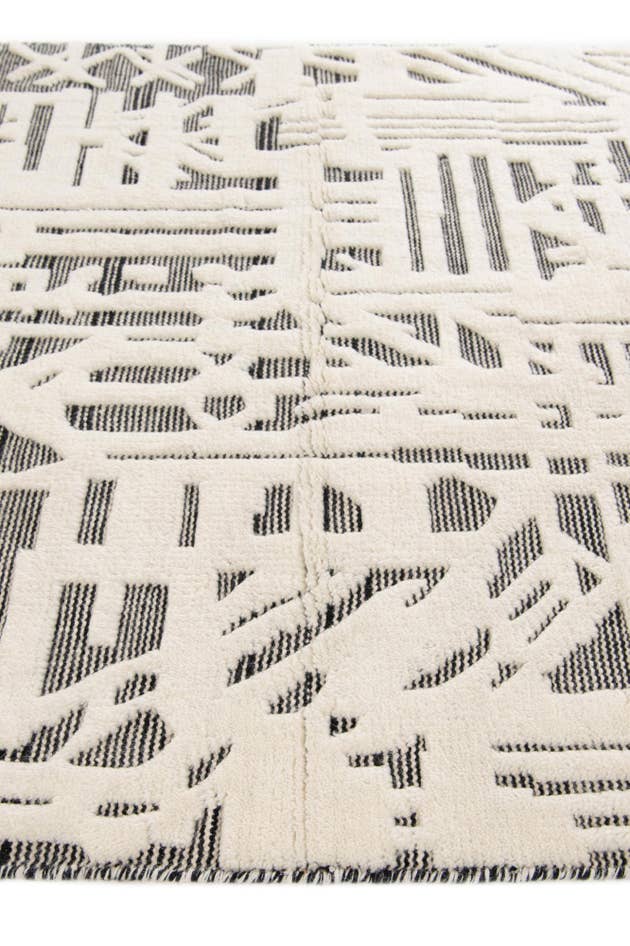 Detail image of 5' x 8' Hand Woven Prismatic Rug