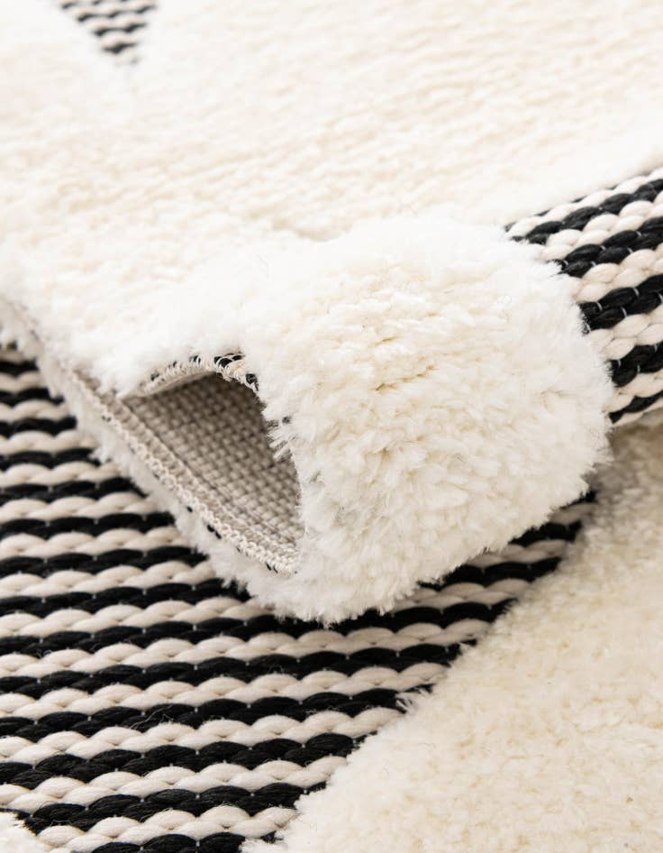 Detail image of 7' 10 x 10' Prismatic Rug