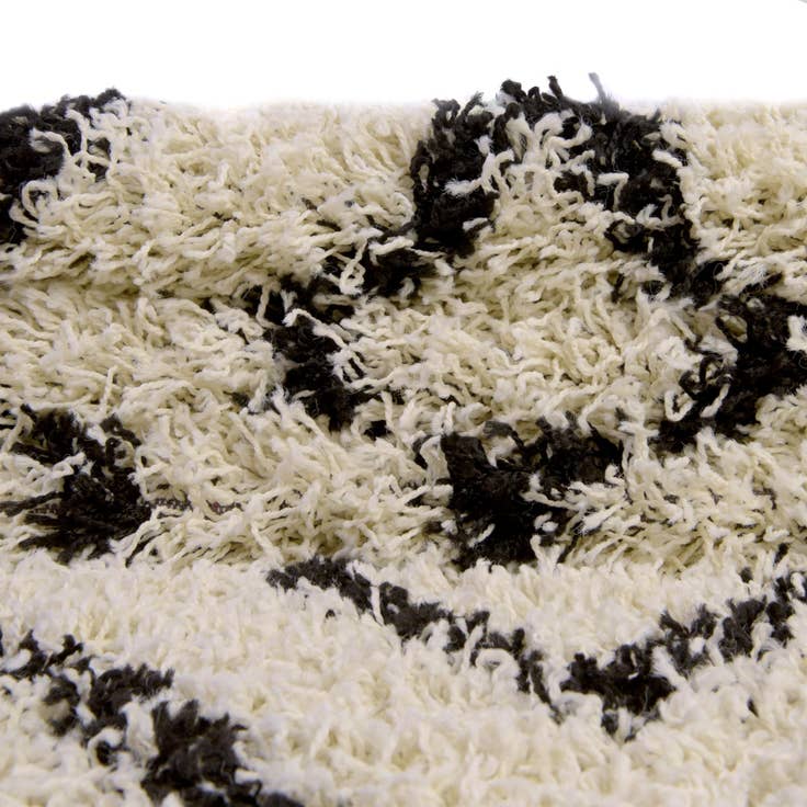 Detail image of 325cm x 425cm Trellis Shag Rug