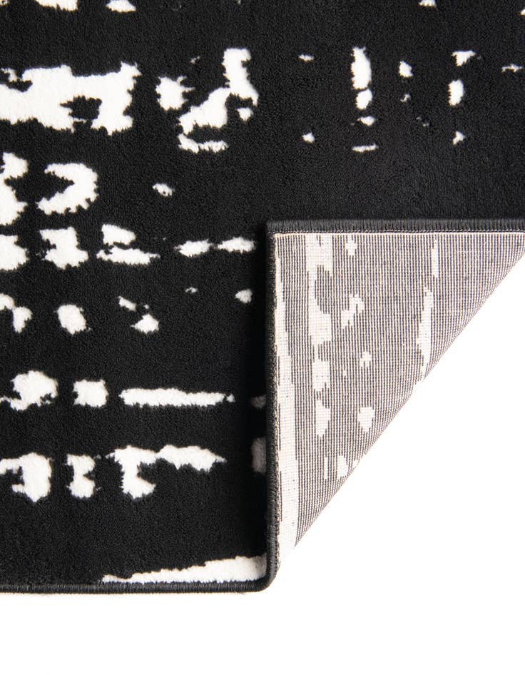 Detail image of 7' 10 x 10' Vince Camuto Rug