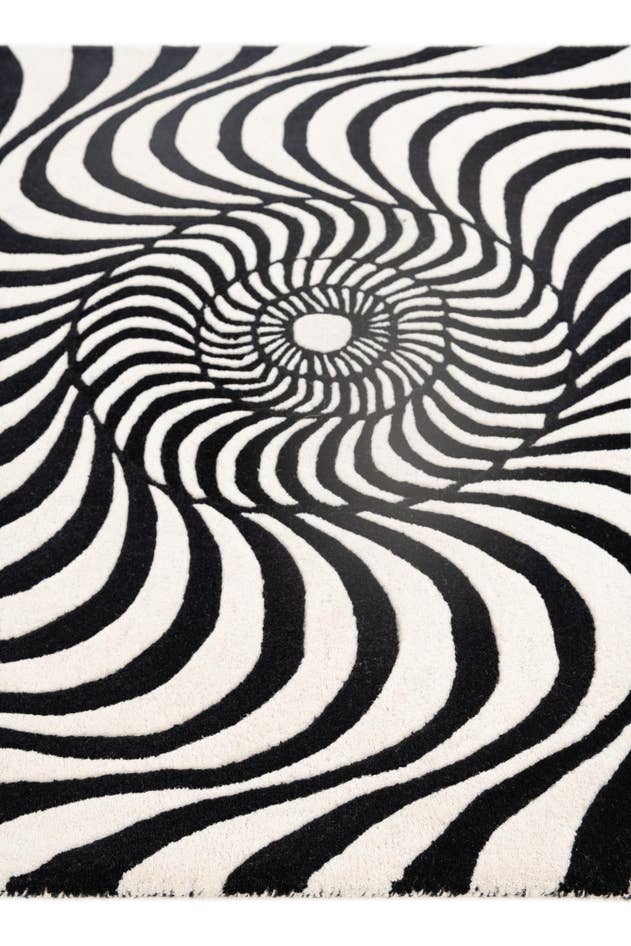 Detail image of 4' x 5' 10 Vortex Wool Rug