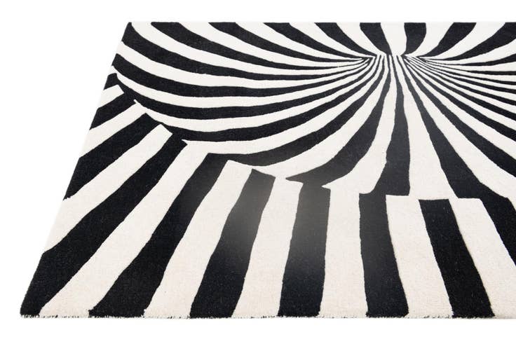 Detail image of 4' x 5' 10 Vortex Wool Rug